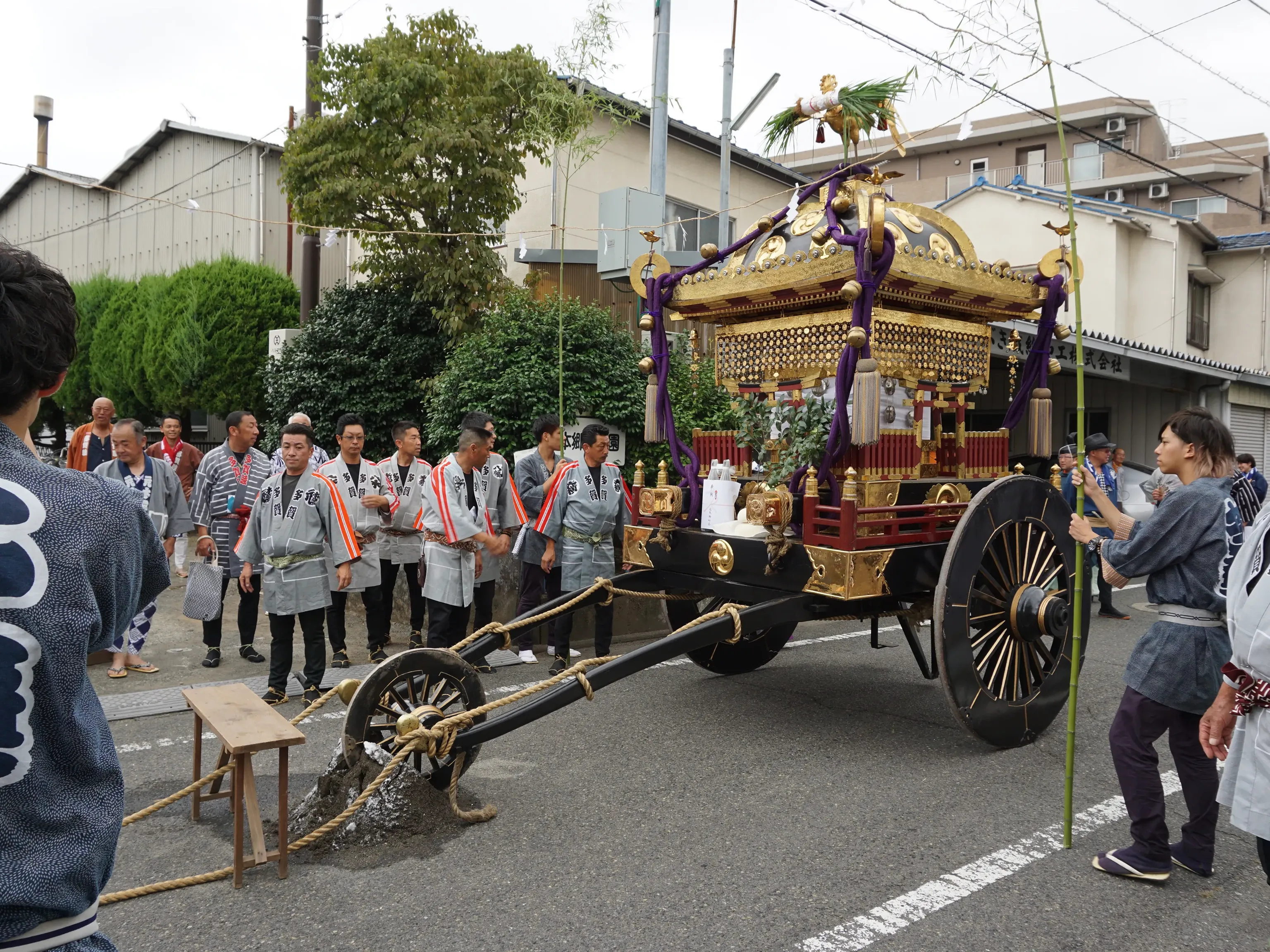 上の祭り・下の祭りの神輿・山車