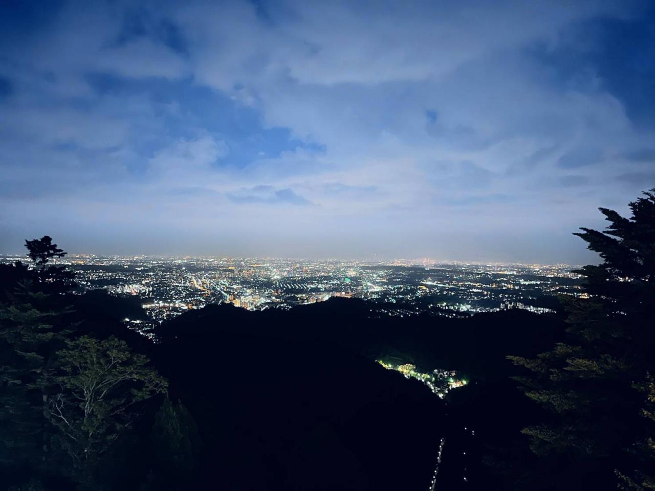 高尾山ビアマウントから見る夜景